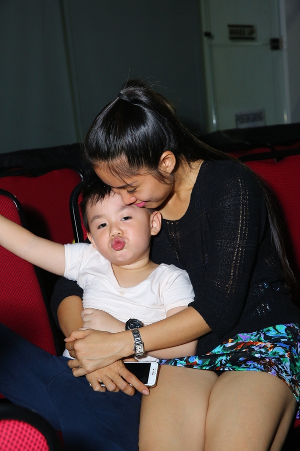 Mẹ con Lê Phương